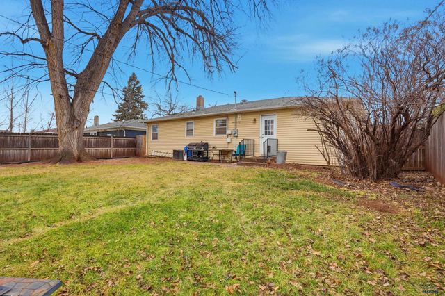 210 STANLEY CT, Rapid City, SD 57702