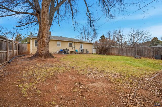 210 STANLEY CT, Rapid City, SD 57702