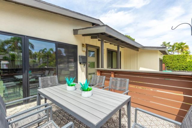 1880 Catalina Blvd, San Diego, CA 92107