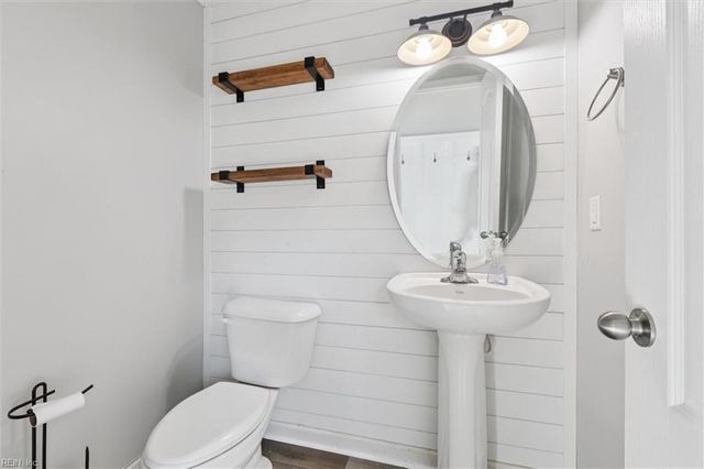 556 Taliaferro RD, Newport News, VA 23603