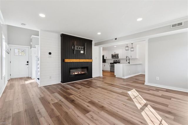 556 Taliaferro RD, Newport News, VA 23603