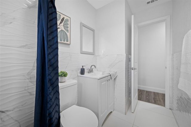 4916 CARLYLE ROAD, Tampa, FL 33615