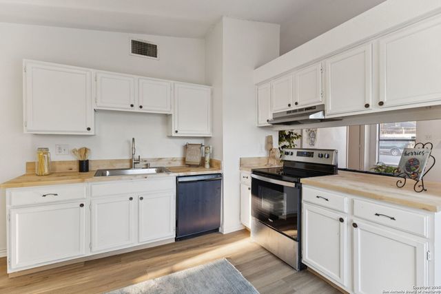 4001 Colonial Sun DR, San Antonio, TX 78244