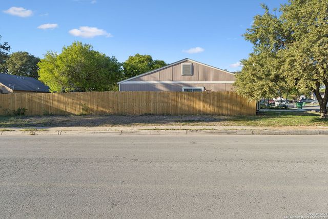 4001 Colonial Sun DR, San Antonio, TX 78244