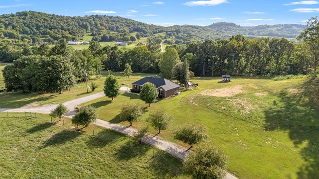 2811 Bert Watt Rd, Petersburg, TN 37144