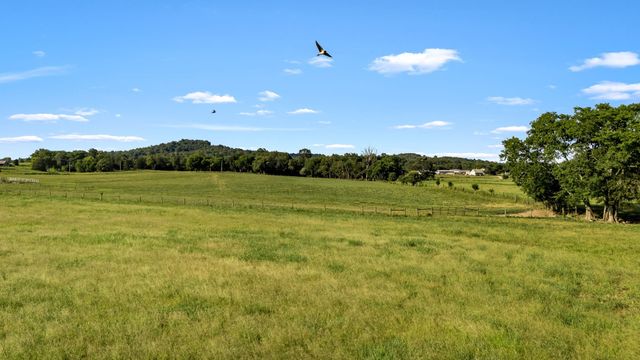 2811 Bert Watt Rd, Petersburg, TN 37144