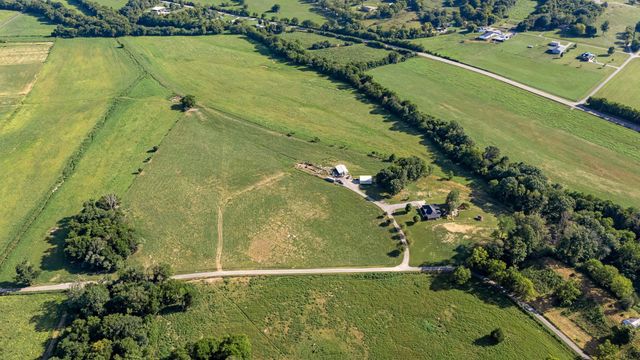 2811 Bert Watt Rd, Petersburg, TN 37144