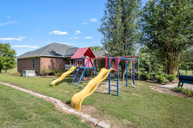 2811 Bert Watt Rd, Petersburg, TN 37144