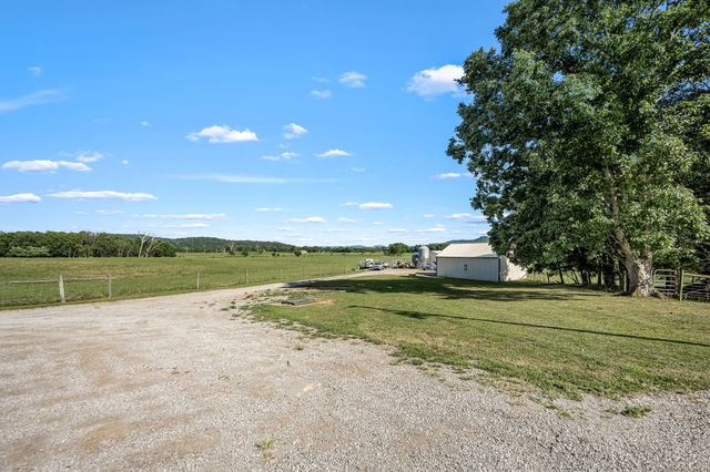 2811 Bert Watt Rd, Petersburg, TN 37144