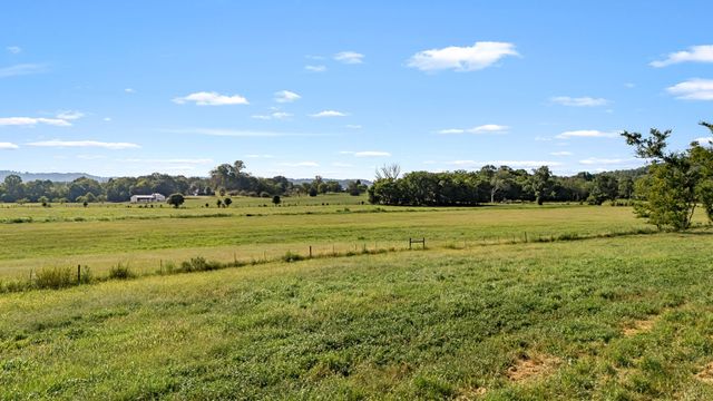 2811 Bert Watt Rd, Petersburg, TN 37144