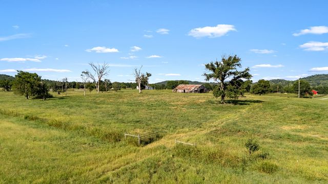 2811 Bert Watt Rd, Petersburg, TN 37144