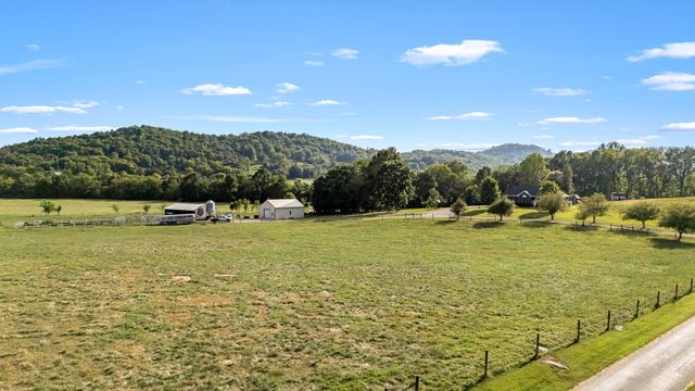 2811 Bert Watt Rd, Petersburg, TN 37144