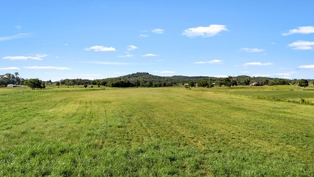 2811 Bert Watt Rd, Petersburg, TN 37144