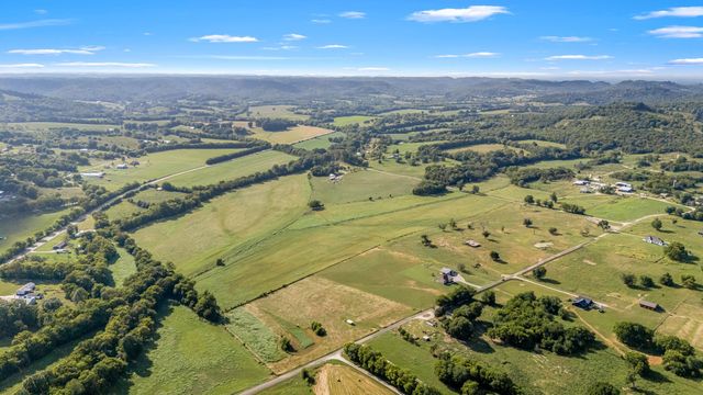 2811 Bert Watt Rd, Petersburg, TN 37144