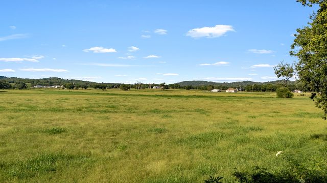 2811 Bert Watt Rd, Petersburg, TN 37144