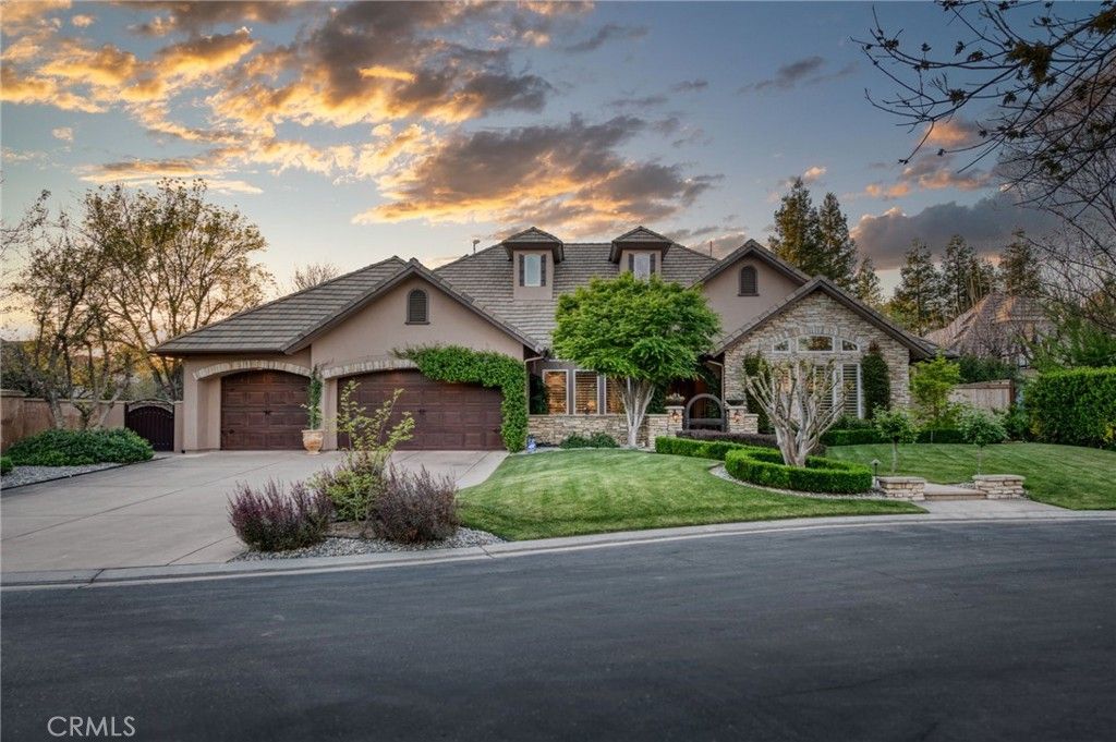 Image 1 of property listing at 3350 E Via Montiano, Clovis, CA 93619