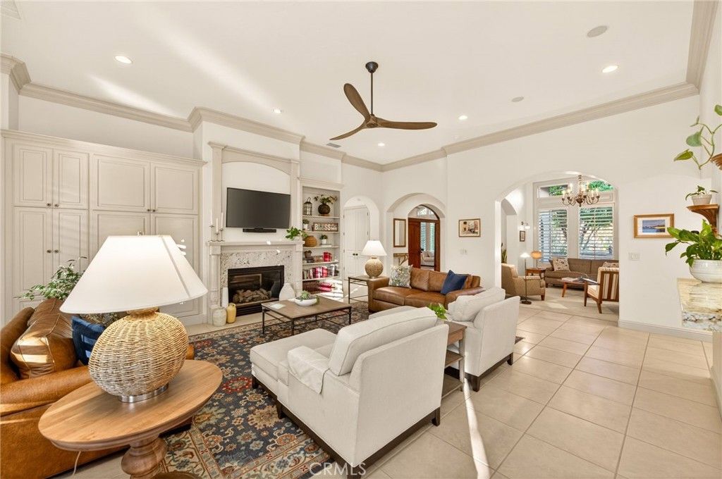 Image 18 of property listing at 3350 E Via Montiano, Clovis, CA 93619