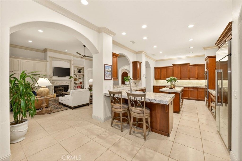 Image 32 of property listing at 3350 E Via Montiano, Clovis, CA 93619