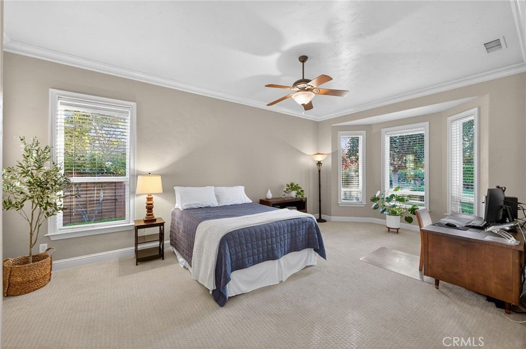 Image 36 of property listing at 3350 E Via Montiano, Clovis, CA 93619