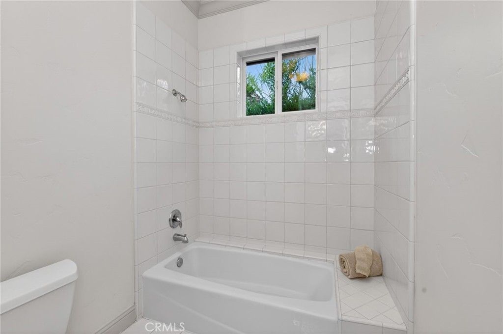 Image 42 of property listing at 3350 E Via Montiano, Clovis, CA 93619