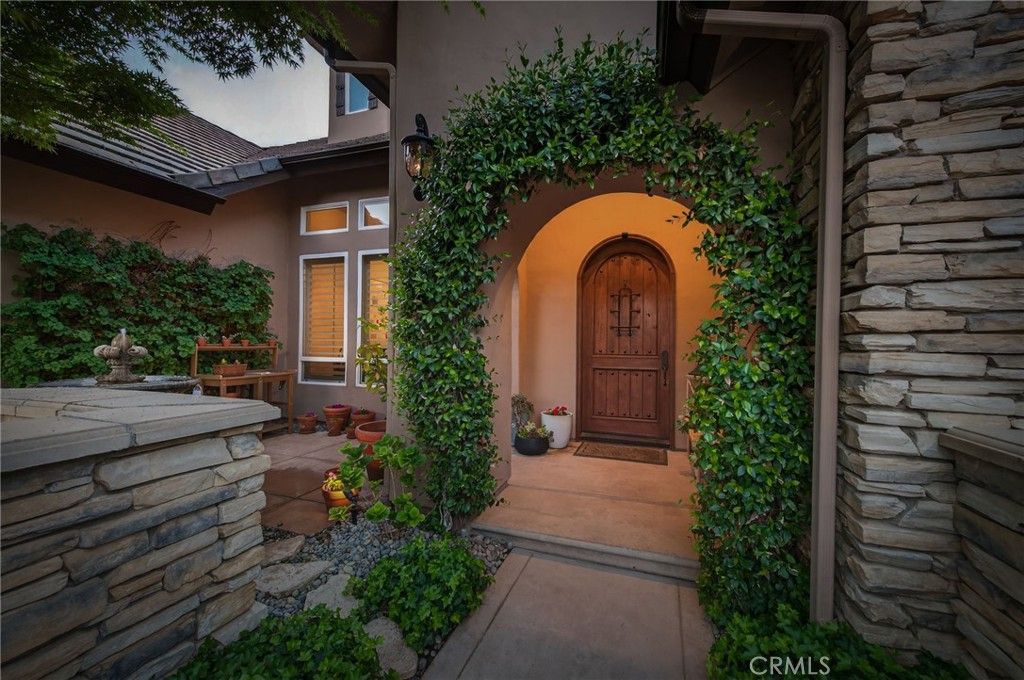 Image 51 of property listing at 3350 E Via Montiano, Clovis, CA 93619