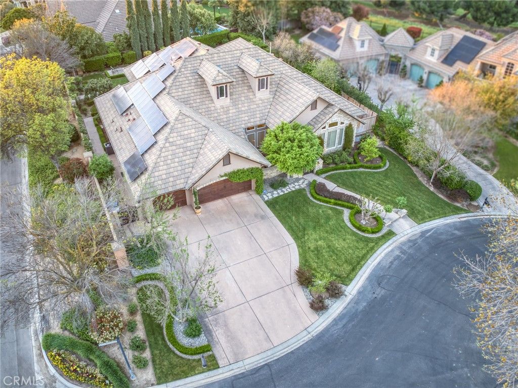 Image 71 of property listing at 3350 E Via Montiano, Clovis, CA 93619