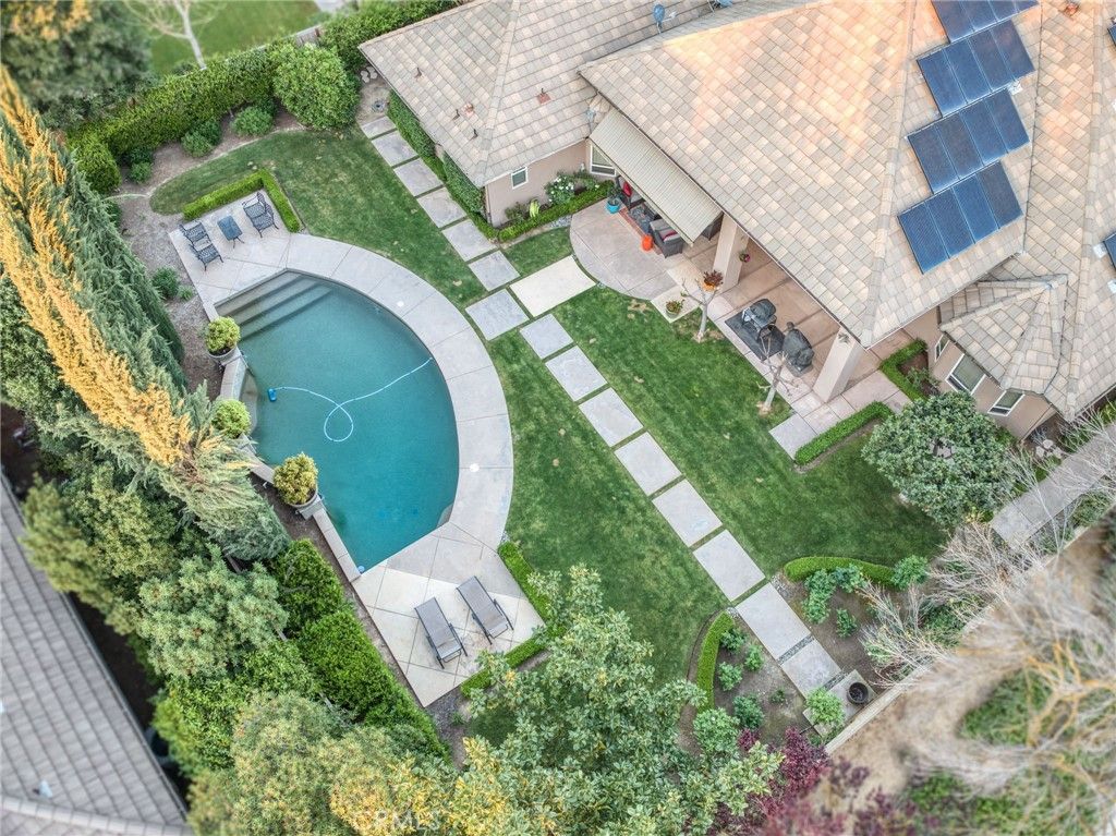 Image 72 of property listing at 3350 E Via Montiano, Clovis, CA 93619