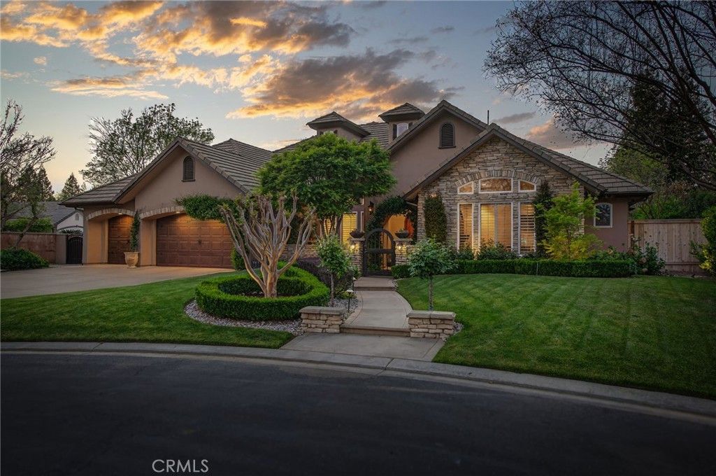 Image 74 of property listing at 3350 E Via Montiano, Clovis, CA 93619