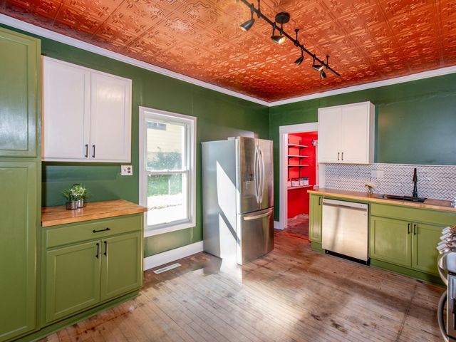 196 Baker Street E, Saint Paul, MN 55107