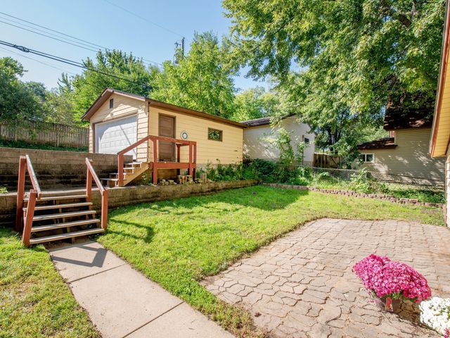 196 Baker Street E, Saint Paul, MN 55107