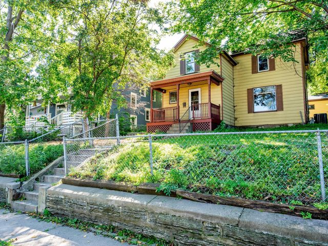 196 Baker Street E, Saint Paul, MN 55107