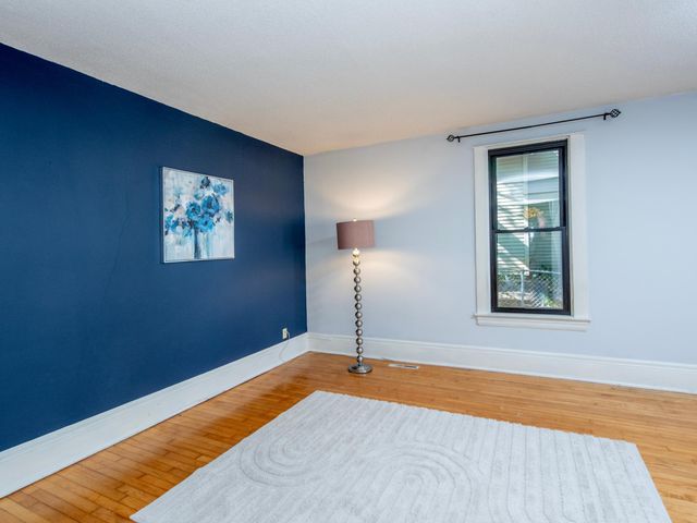 196 Baker Street E, Saint Paul, MN 55107