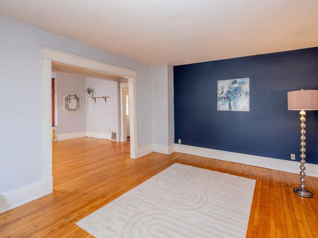 196 Baker Street E, Saint Paul, MN 55107