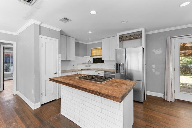 4608 Banister LN, Austin, TX 78745