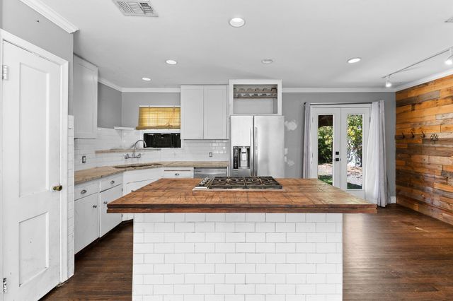 4608 Banister LN, Austin, TX 78745