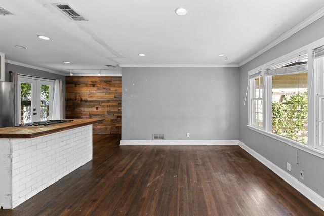 4608 Banister LN, Austin, TX 78745