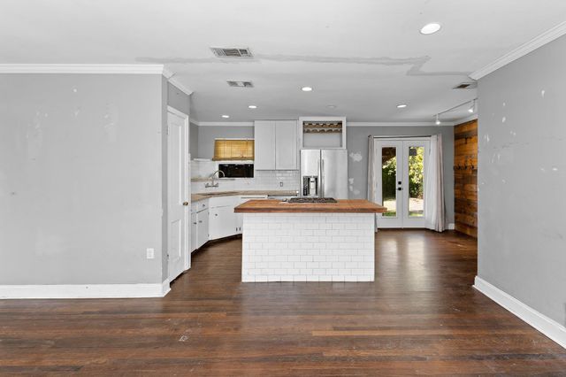 4608 Banister LN, Austin, TX 78745