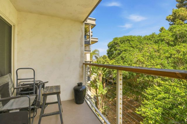 935 Genter 305, La Jolla, CA 92037