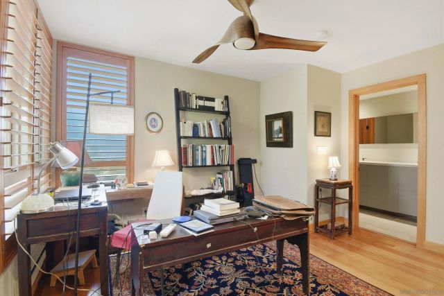 935 Genter 305, La Jolla, CA 92037