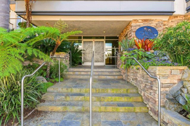 935 Genter 305, La Jolla, CA 92037