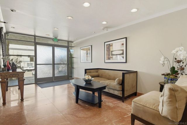 935 Genter 305, La Jolla, CA 92037