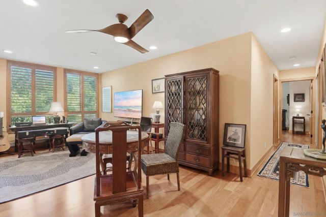 935 Genter 305, La Jolla, CA 92037