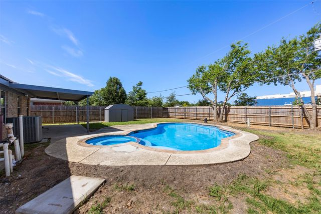 6314 Brookbriar Court, Arlington, TX 76018