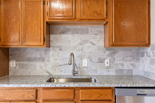 6314 Brookbriar Court, Arlington, TX 76018
