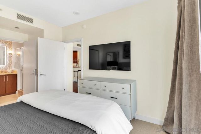 325 7th Ave 705, San Diego, CA 92101