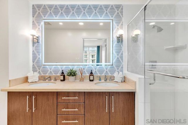 325 7th Ave 705, San Diego, CA 92101