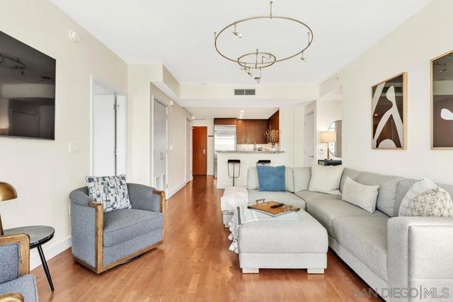 325 7th Ave 705, San Diego, CA 92101