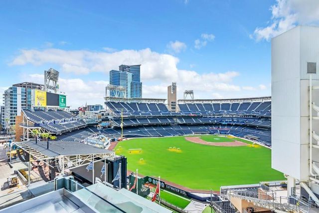 325 7th Ave 705, San Diego, CA 92101