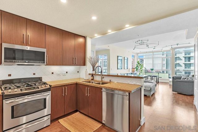 325 7th Ave 705, San Diego, CA 92101