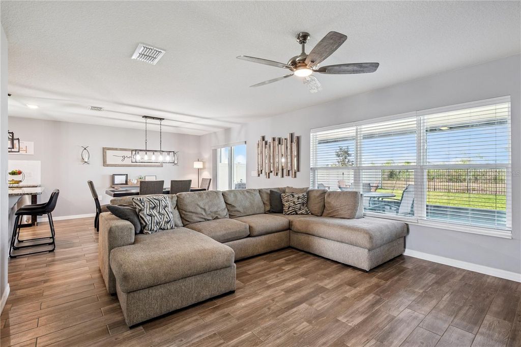 Image 5 of property listing at 606 PRESERVE POINTE BOULEVARD, Davenport, FL 33837